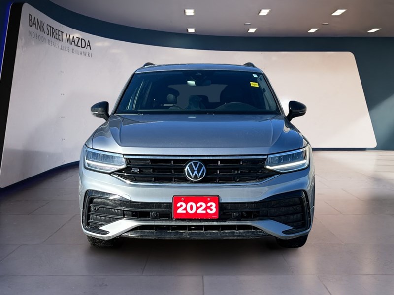 2023 Volkswagen Tiguan Comfortline R-Line Black Edition 4MOTION