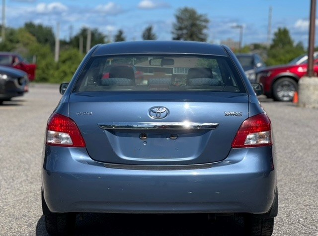 2010 Toyota Yaris 4dr Sdn Man