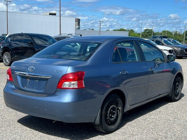 2010 Toyota Yaris 4dr Sdn Man