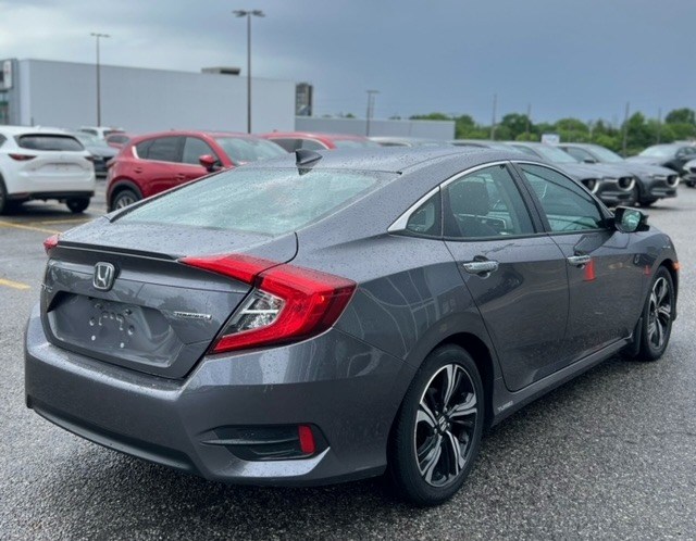 2018 Honda Civic Touring CVT